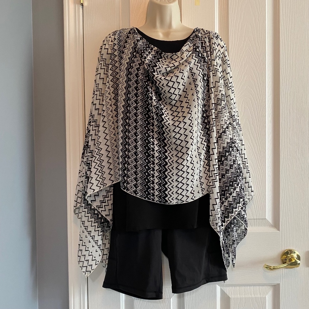 BUY 2 ITEMS & GET 1 FREE: Elan Sheer B&W Chevron Poncho OS